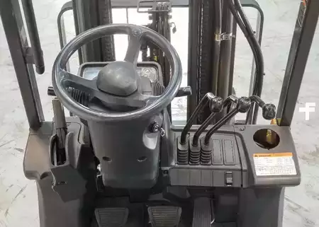 Montacargas GLP 2019  CAT Lift Trucks 2C3000 (9)