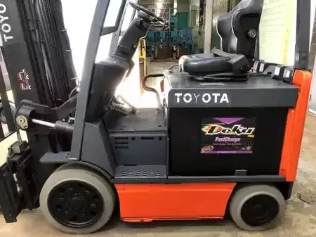 4-Wheel Electric 2022  Toyota 8FBCU32 (2)