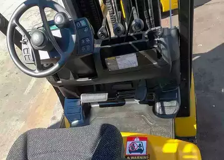 Propane Forklifts 2020  Yale GC060VX (9)