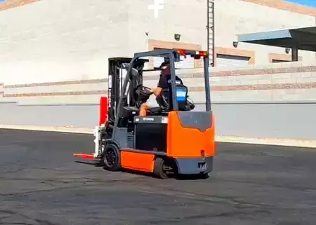 Montacargas Eléctrico (4 ruedas) 2015  Toyota 8FBCU30 (6)