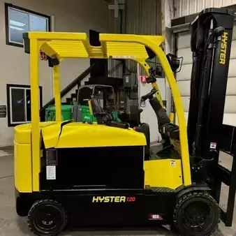 Montacargas Eléctrico (4 ruedas) 2016  Hyster E120XN (1)