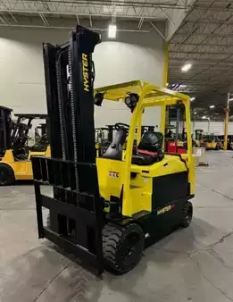 Montacargas Eléctrico (4 ruedas) 2016  Hyster E120XN (3)