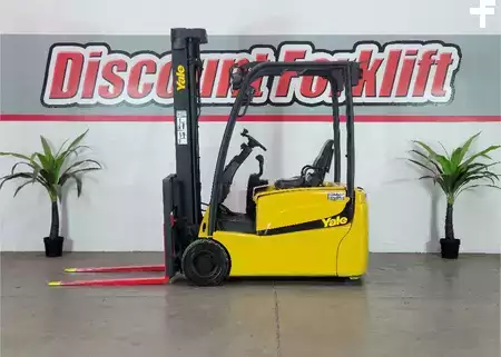 Montacargas Eléctrico (3 ruedas) 2019  Yale ERP040VT (2)