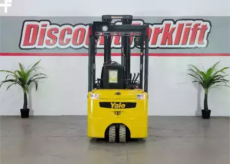 Montacargas Eléctrico (3 ruedas) 2020  Yale ERP040VT (4)