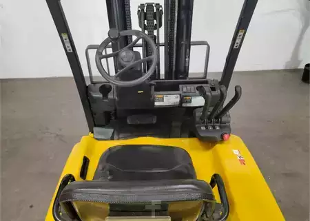 Montacargas Eléctrico (3 ruedas) 2020  Yale ERP040VT (9)