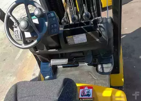 Propane Forklifts 2018  Yale GC060VX (9)