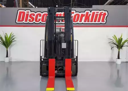 Propane Forklifts 2018  Yale GC080VXBCS (3)