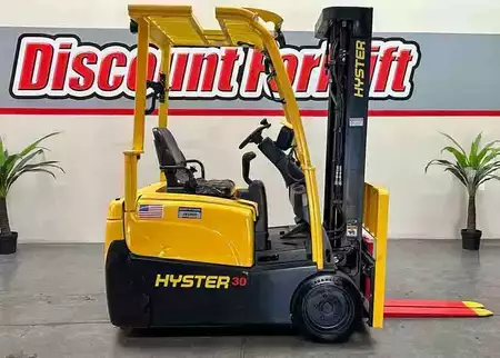 Montacargas Eléctrico (3 ruedas) 2020  Hyster J30XNT (1)