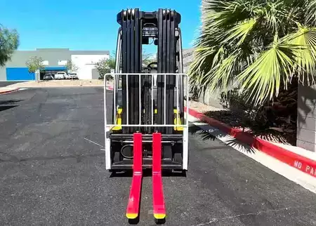 Propane Forklifts 2019  Yale GC060VX (8)