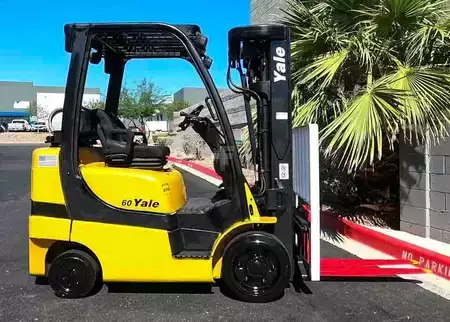 Propane Forklifts 2019  Yale GC060VX (1)