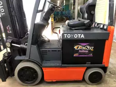 4-Wheel Electric 2018  Toyota 8FBCU32 (2)