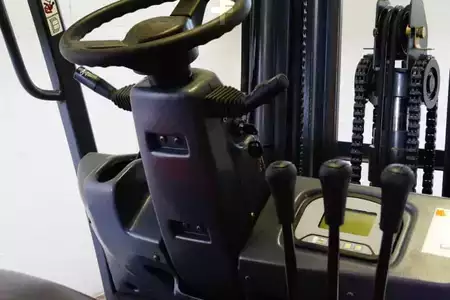 Montacargas Eléctrico (4 ruedas) 2026  Octane FB15 (6)