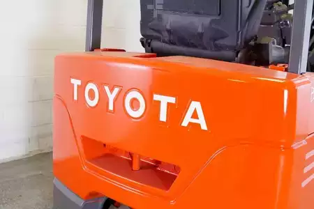 Montacargas Eléctrico (3 ruedas) 2009  Toyota 7FBEU20 (8)
