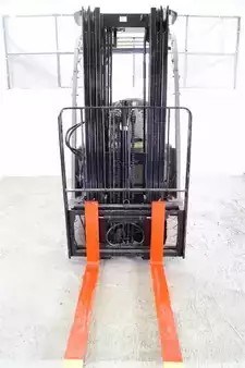 Montacargas Eléctrico (3 ruedas) 2009  Toyota 7FBEU20 (3)