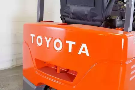 Montacargas Eléctrico (3 ruedas) 2009  Toyota 7FBEU20 (8)