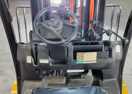 Propane Forklifts 2018  Yale GC080VXBCS (9)