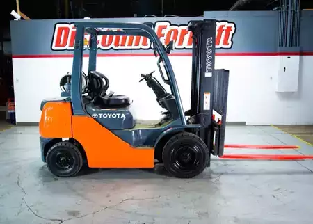 Propane Forklifts 2014  Toyota 8FGU25 (1)
