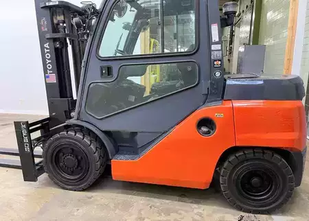 Diesel Forklifts 2019  Toyota 8FD40U (2)