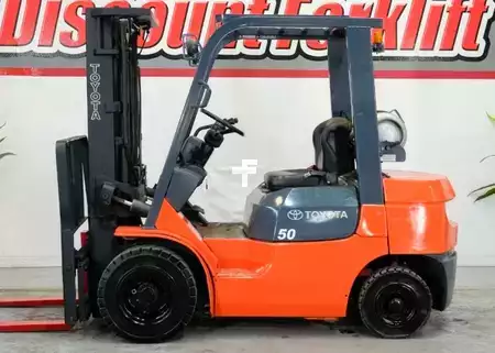 Montacargas GLP 2005  Toyota 7FGU25 (2)