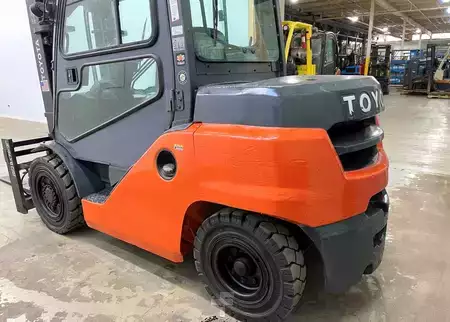 Montacargas GLP 2018  Toyota 8FG35U (5)