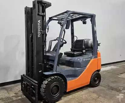 Montacargas GLP 2020  Toyota 8FGU15 (4)