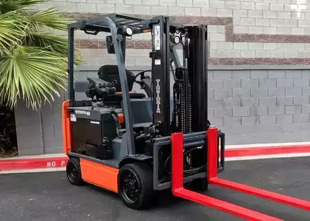 4-Wheel Electric 2020  Toyota 8FBCU30 (3)