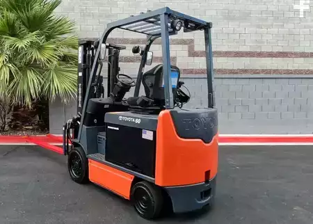4-Wheel Electric 2021  Toyota 8FBCU32 (5)