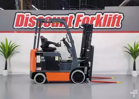 4-Wheel Electric 2017  Toyota 8FBCU25 (1)