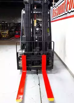 Propane Forklifts 2013  Yale GP050LX (3)