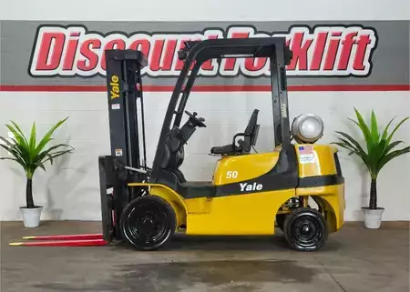 Propane Forklifts 2018  Yale GP050MX (2)