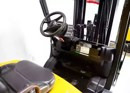 Propane Forklifts 2014  Yale GP050LX (9)