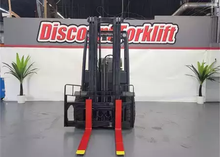 Propane Forklifts 2013  Yale GP060VX (3)