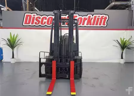 Propane Forklifts 2016  Yale GP060VX (3)
