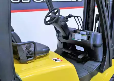 Propane Forklifts 2017  Yale GP060MX (9)