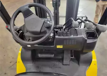 Propane Forklifts 2019  Yale GLP050MX (9)