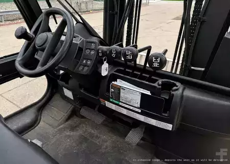 Propane Forklifts 2015  Yale GLP155VXGBV100 (9)