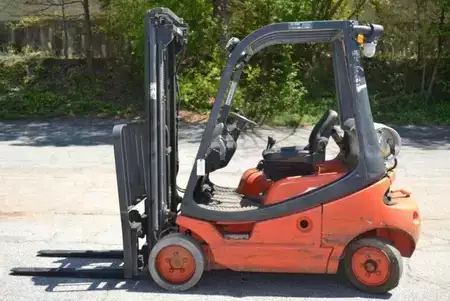 Propane Forklifts 1997  Linde H18CT (2)