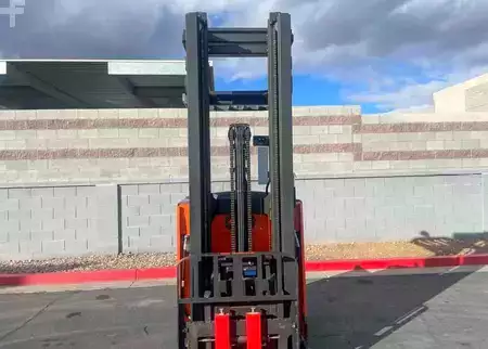 Montacargas de Pasillo Angosto 2020  Toyota 9BRU18 (3)
