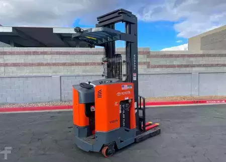 Montacargas de Pasillo Angosto 2020  Toyota 9BRU18 (7)