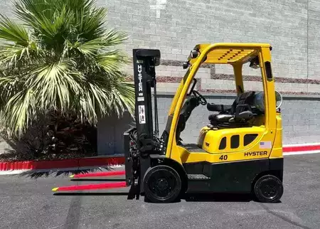 Propane Forklifts 2020  Hyster S40FTS (2)