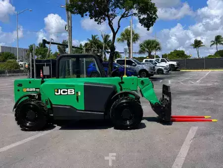 Manipulador Telescópico fijo 2017  JCB 525-60 (2)