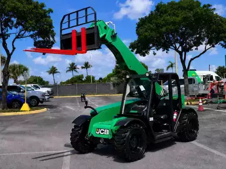 Manipulador Telescópico fijo 2017  JCB 525-60 (5)