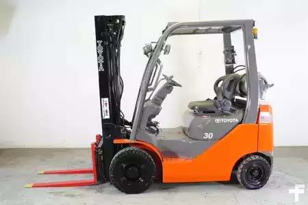 Propane Forklifts 2022  Toyota 50-8FGU15 (2)