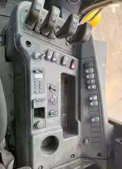 Diesel Forklifts 2015  Hyundai 130D-9 (7)