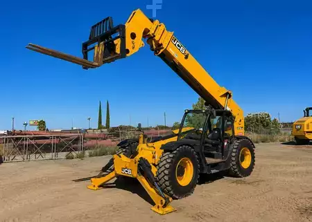 Manipulador Telescópico fijo 2024  JCB 510-56 (9)