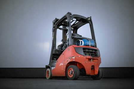 Propane Forklifts 2013  Linde H16T (3)