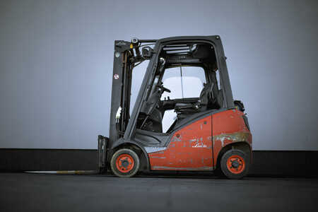 Propane Forklifts 2012  Linde H16T (2)