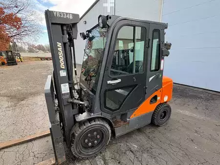 Diesel Forklifts 2019  Doosan D30S-7 (1)