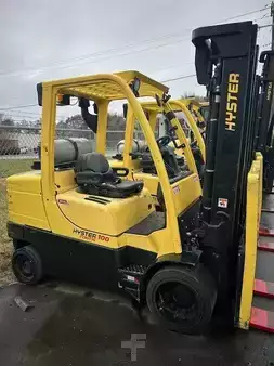 Propane Forklifts 2017  Hyster S100FT (1)