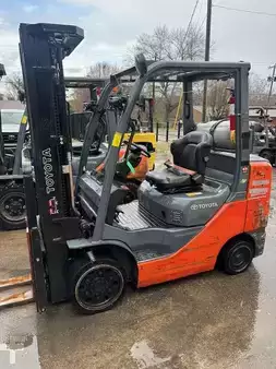 Propane Forklifts 2018  Toyota 8FGCU32 (1)